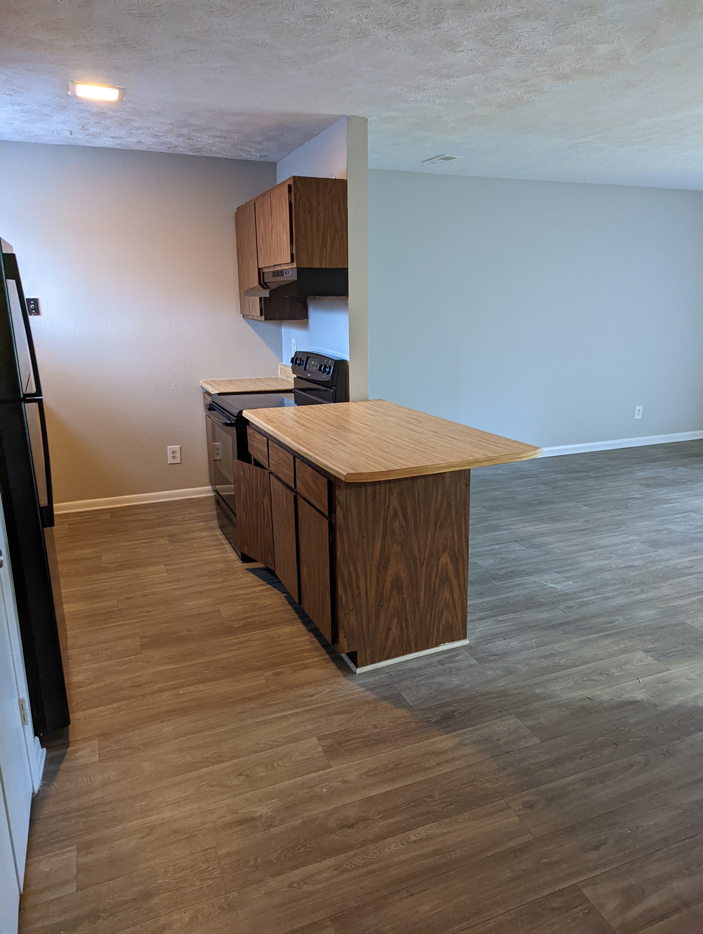 823 Applewood Lane - 1