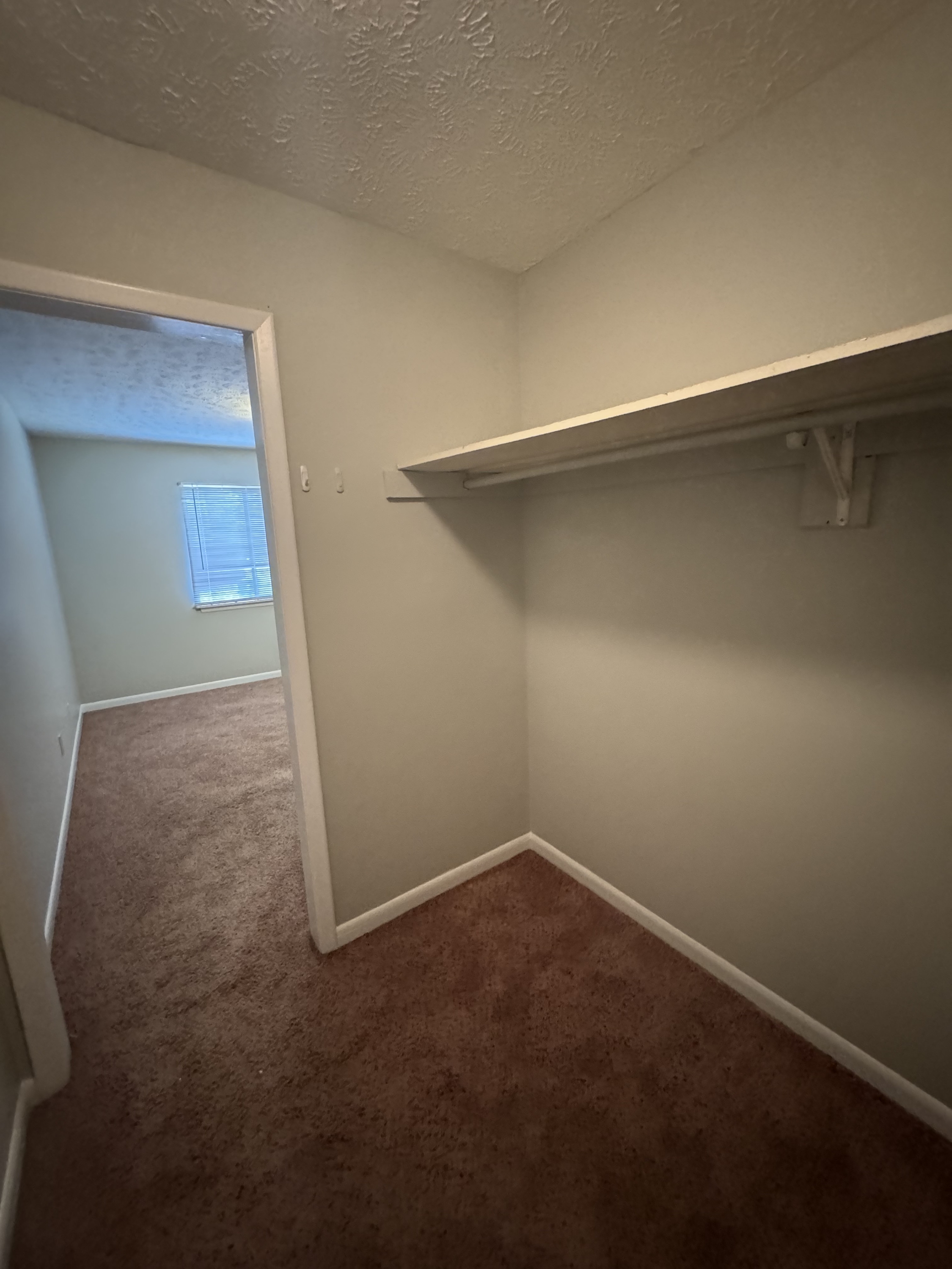 909 Applewood Lane - 1